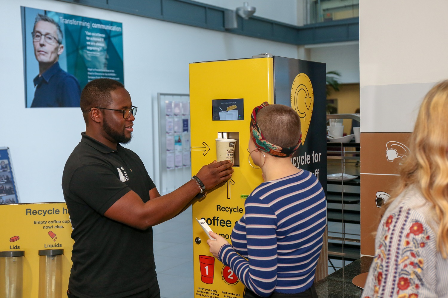 A picture of a machine rewarding people for recycling.